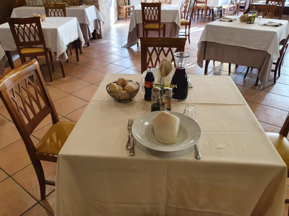 Hotel Holiday Foggia Exterior foto