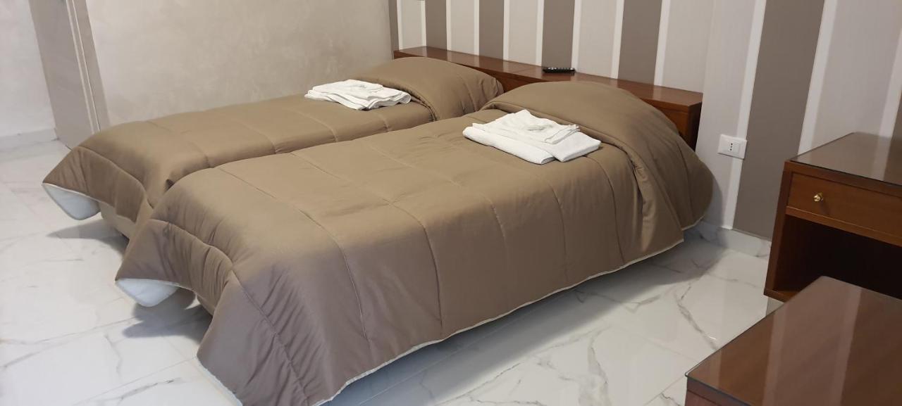 Hotel Holiday Foggia Exterior foto