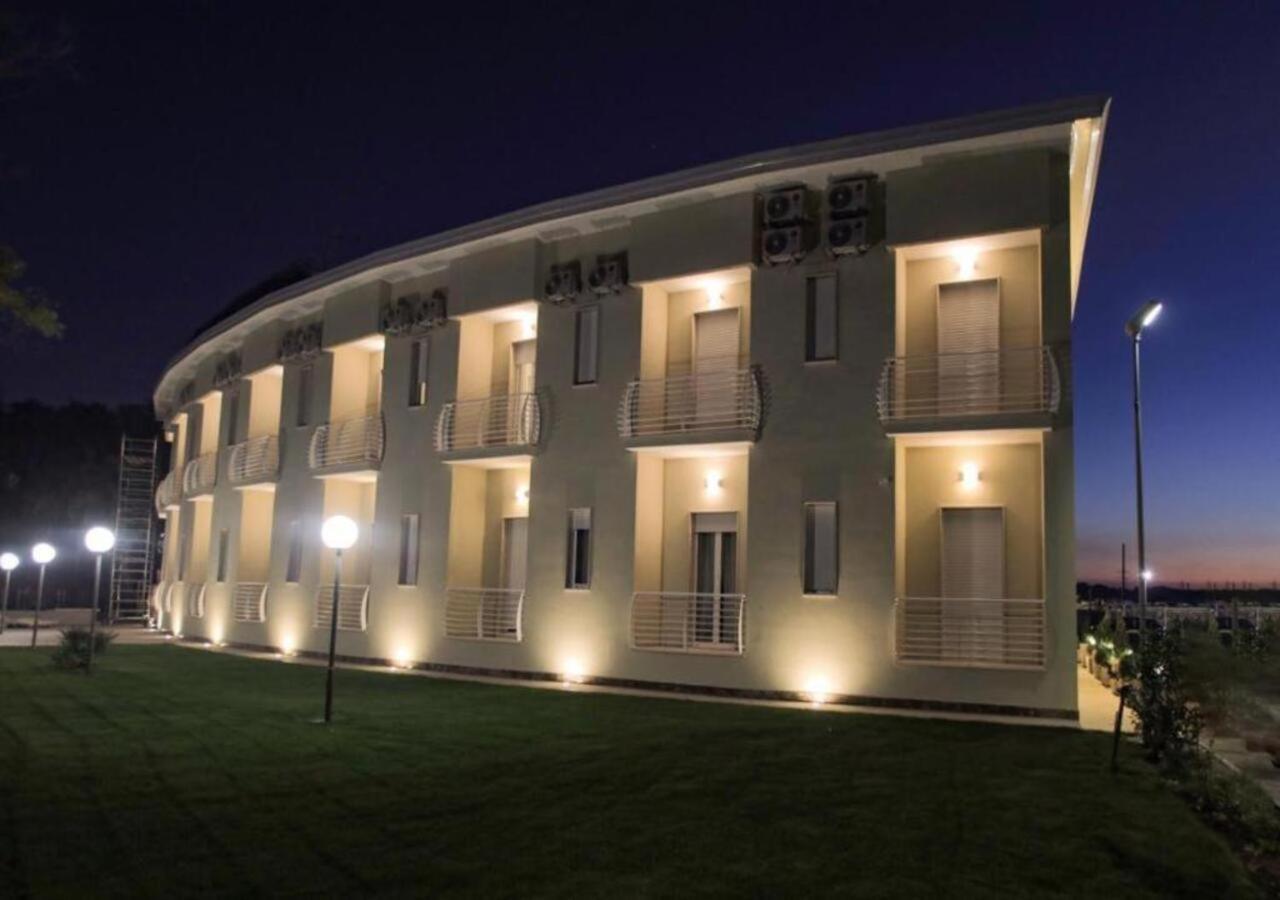 Hotel Holiday Foggia Exterior foto