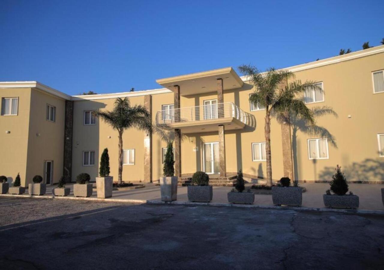 Hotel Holiday Foggia Exterior foto